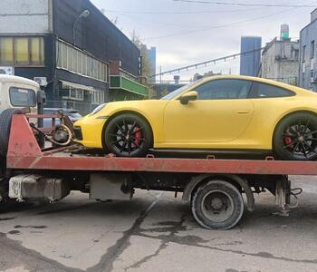 Эвакуация автомобиля Porsche 911 по Москве